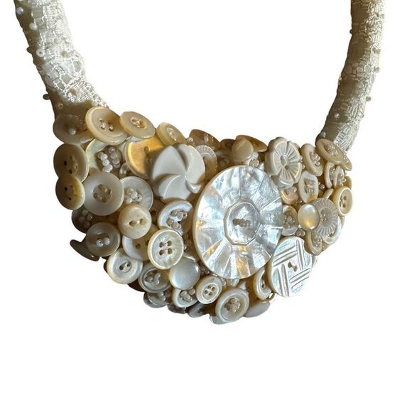Vintage Hand Made Necklace with Mother Of‎ Pearl Buttons - Picture 4 of 5